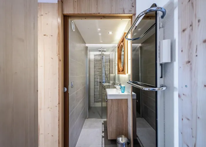 بيت للعطل Arc 1800 Double Duplex De Standing *